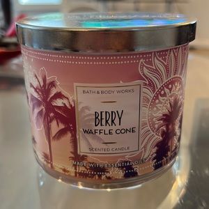 Bath & Body Works Berry Waffle Cone